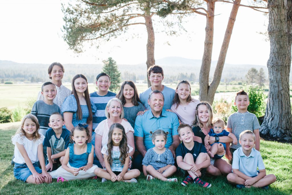 Brian & Pam Nielsen with grandkids